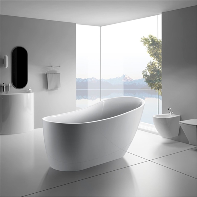 Kube 59.25â€ White Free Standing Bathtub